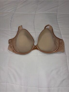 Victoria's Secret Beige Lace Underwire ipex Bra